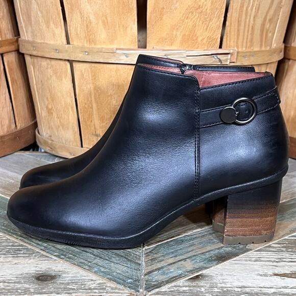 Dansko Perry Burnished Black Leather Waterproof Zip Up Ankle Booties Women EU 40 - Picture 2 of 13